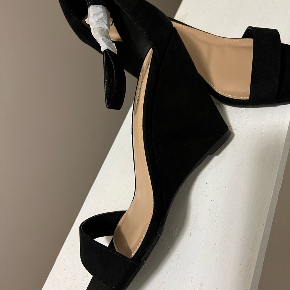 Just fab shoes ! Brand new never worn .